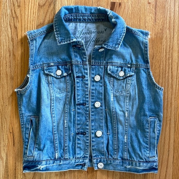 American Eagle Sleeveless Denim Blue Jean Vest Distressed Small - Picture 1 of 4